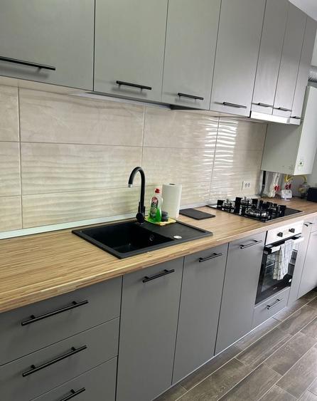 Apartament cu 2 camere decomandat în Titan