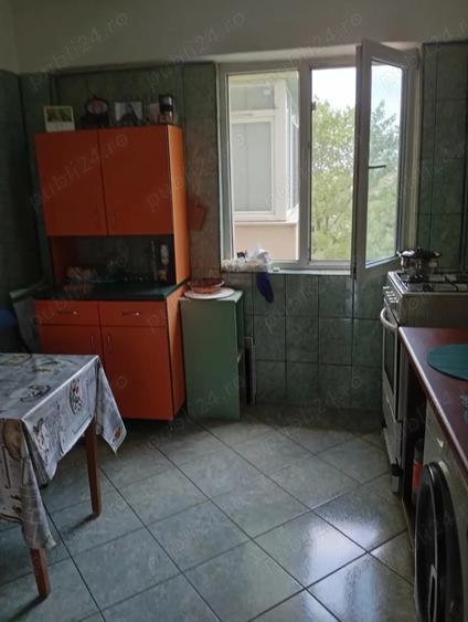 Apartament cu 3 camere decomandat, mobilat în Pantelimon