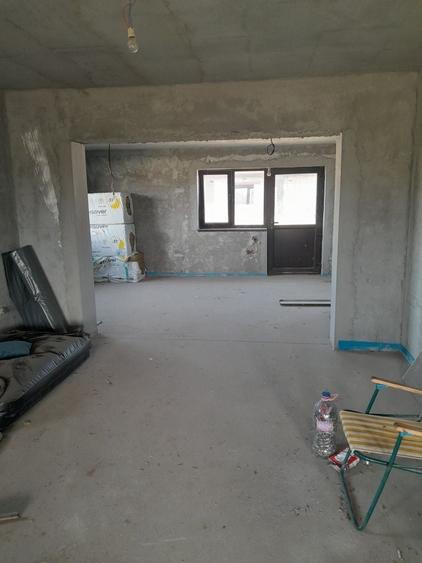 Casă cu 4 camere în Malu Mare