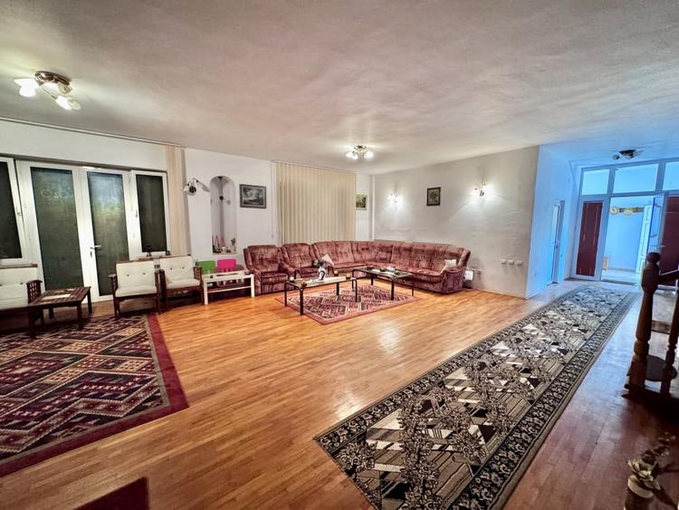 Casă individuală cu 7 camere cu Canalizare în Snagov