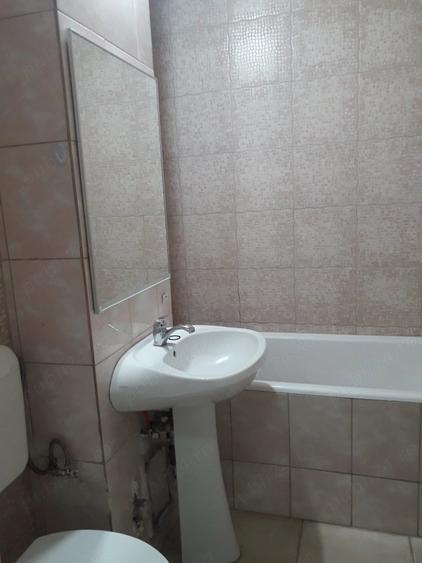 Garsonieră semidecomandată în Titan