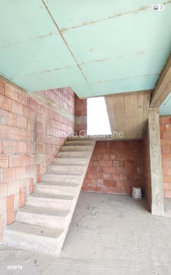 Casa noua singur in curte 160 mp P+E la rosu cu 500 mp teren Poplaca