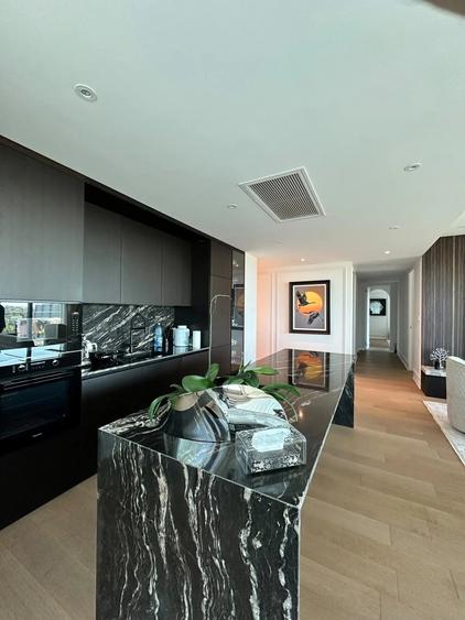 Apartament cu 4 camere decomandat în Floreasca