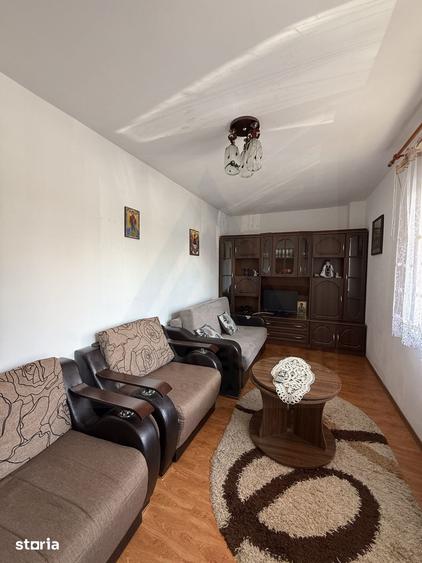 Apartament cu 3 camere decomandat în Terezian
