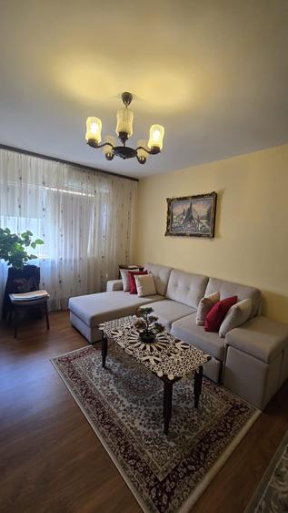 Apartament cu 2 camere semidecomandat în Est