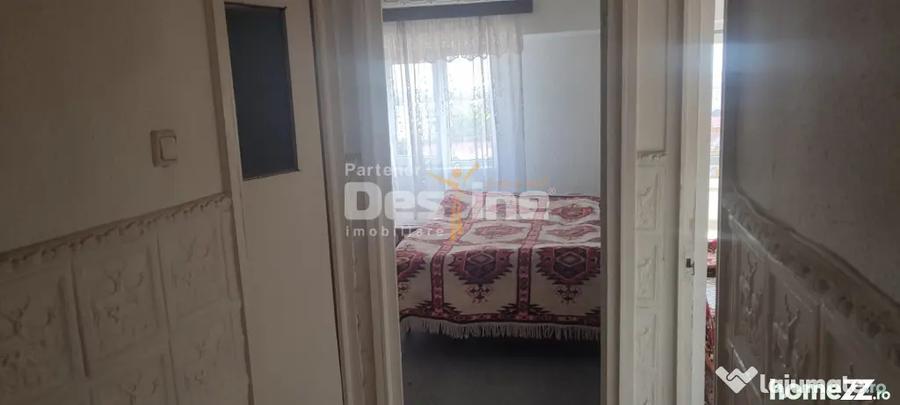 APARTAMENT CU 3 CAMERE IN ZONA MATERNA SITUAT LA ETAJUL 3 BL - 11