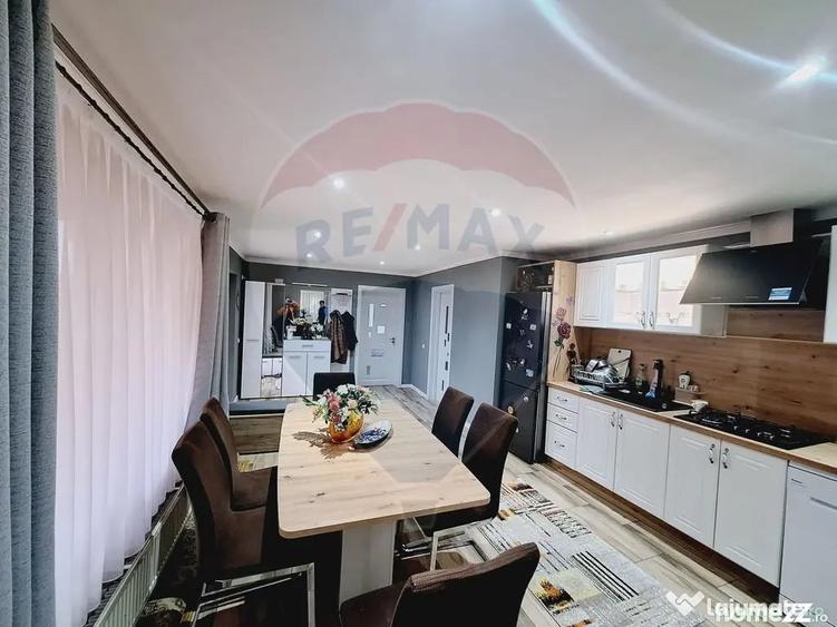 Casă cu 3 camere cu Teren 1262 Mp în Hidiș