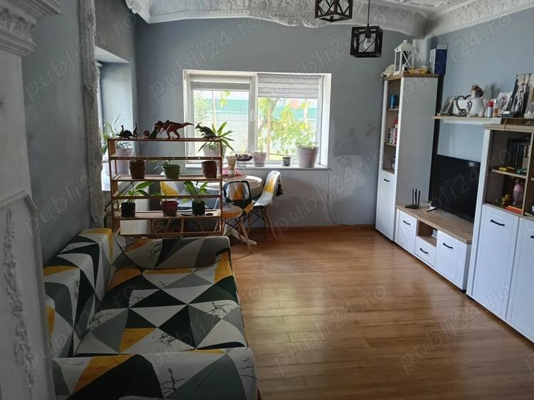 Casă cu 5 camere cu Teren 548 Mp în Eforie