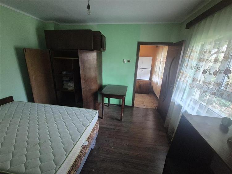 Casă cu 4 camere cu Canalizare în Central