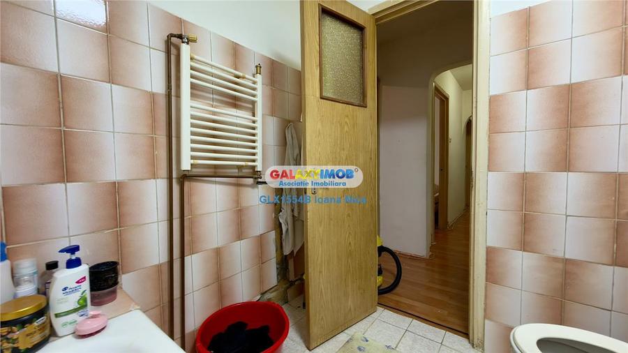 Apartament cu 3 camere decomandat, mobilat în Titan