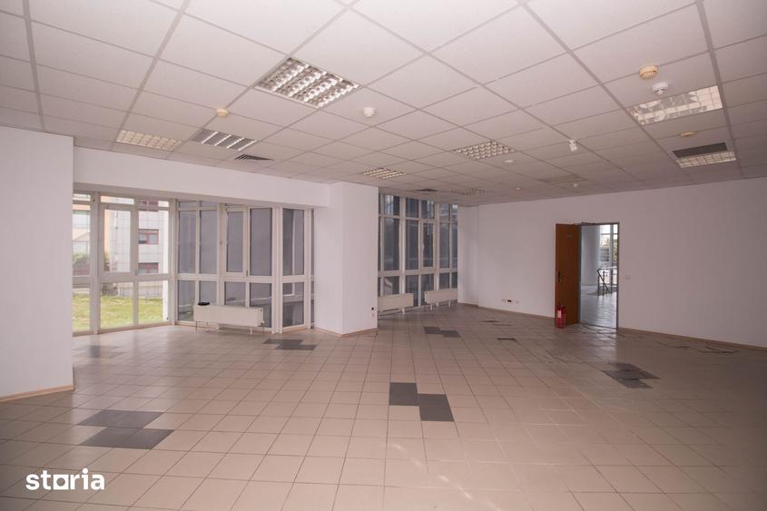 Spațiu comercial, de 1,200 mp, în Craiovei