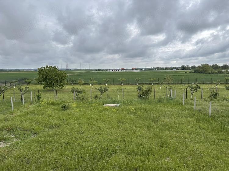 Casă cu Teren 812 Mp în Ciolpani