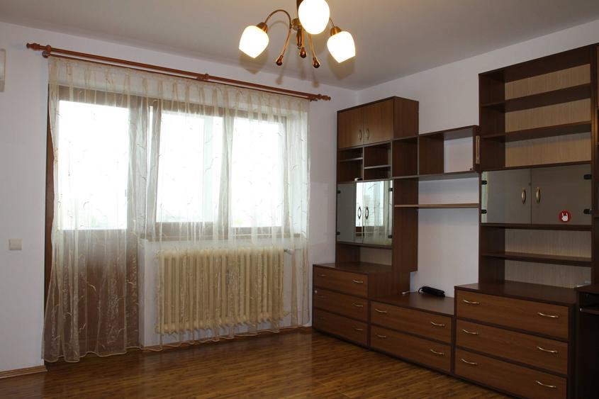 PROPRIETAR, vand apartament 2 camere, decomandat, mobilat si utilat, zona B-dul Nicolae Grigorescu - 9