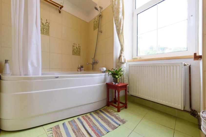 Apartament cu 2 camere nedecomandat în Centrul Istoric