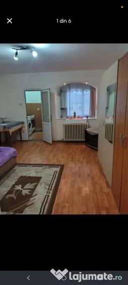 Garsonieră decomandată în Central