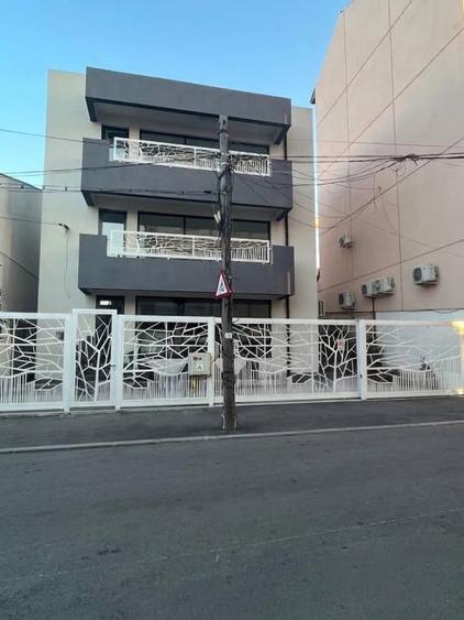 Birou, de 22 mp, în Delfinariu