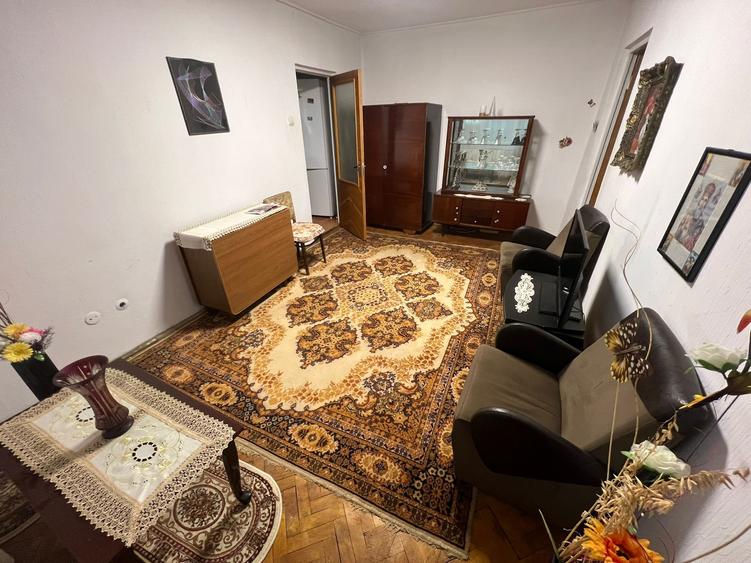 Apartament cu 3 camere, mobilat în Gară