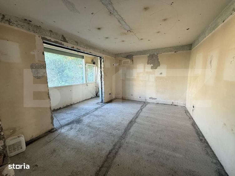 Apartament cu 4 camere decomandat în Vest