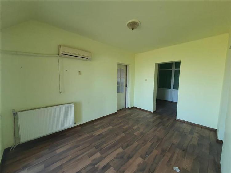 Casă individuală cu 5 camere cu Garaj în Chiribiș