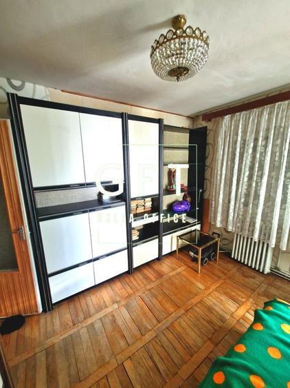 Apartament cu 4 camere decomandat în Sud