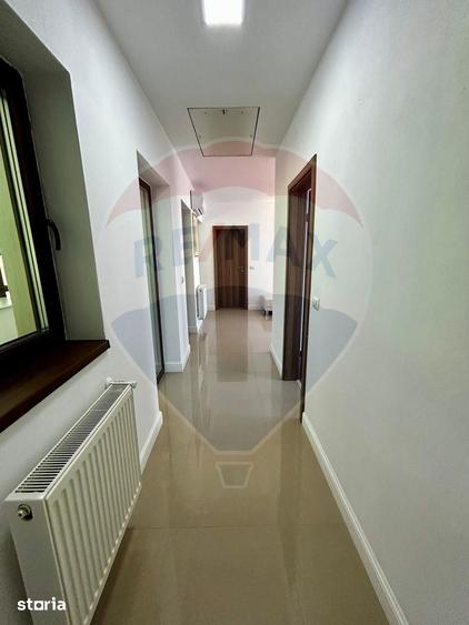 Apartament cu 3 camere în Săsar