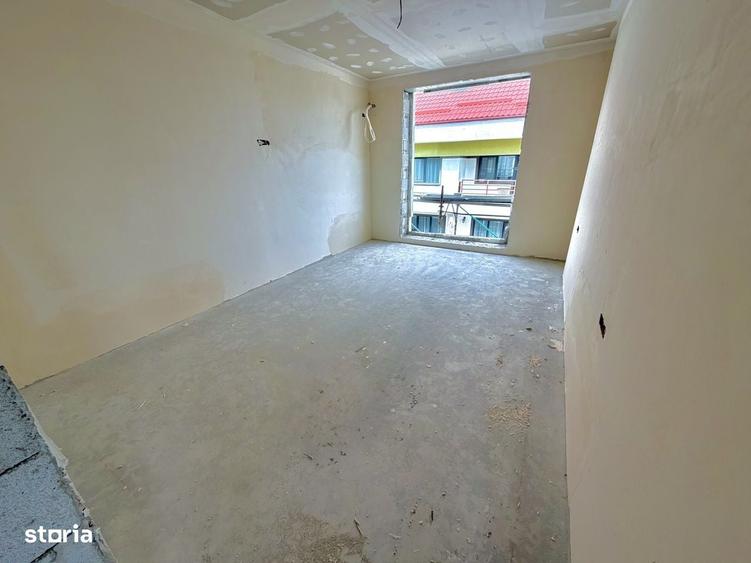 Casă cu 4 camere în Splaiul Unirii
