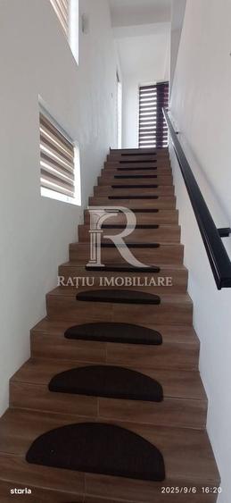 Casă cu 4 camere în Sânmartin