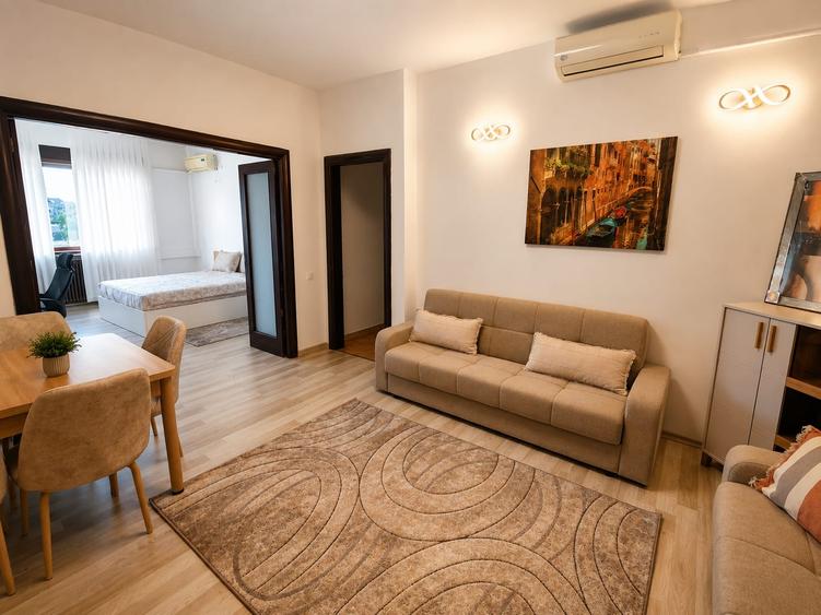 Apartament cu 3 camere semidecomandat în Grădina Icoanei