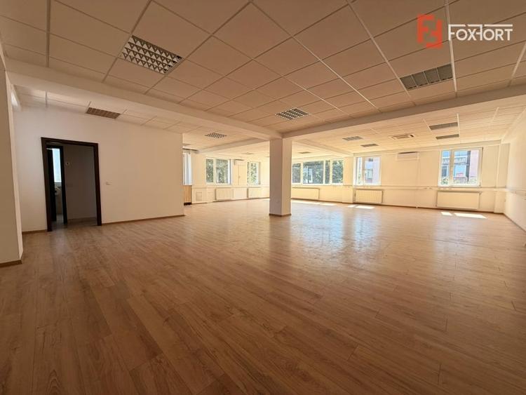 Birou, de 140 mp, în Girocului