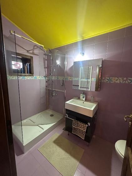 Casă individuală cu 5 camere cu Canalizare în Pieții