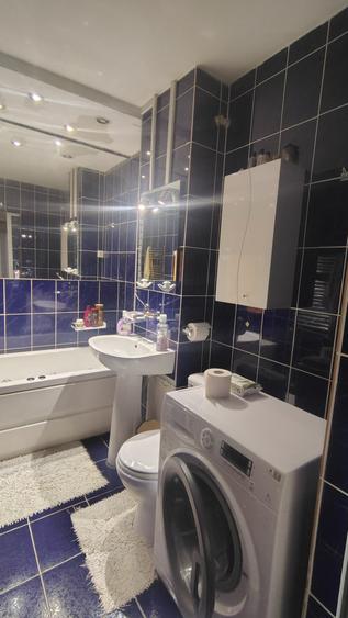 Apartament cu 4 camere decomandat, mobilat în Balada