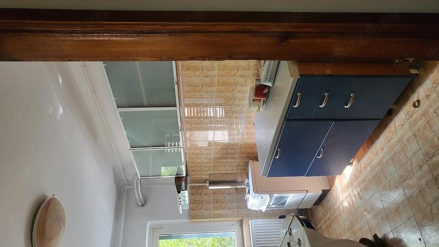 Apartament cu 4 camere decomandat în Victoria
