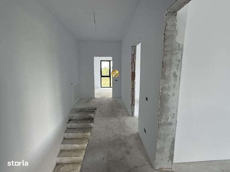 Casă cu 4 camere în Central