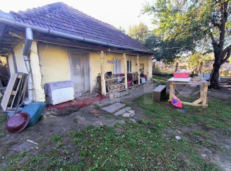 Casă individuală cu 1 camere cu Teren 4000 Mp în Gherla