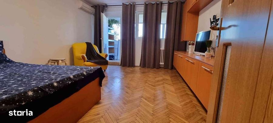 Garsonieră în Pajura
