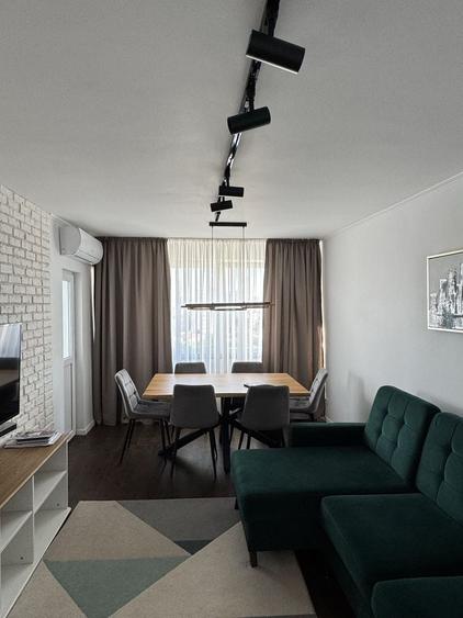 Apartament cu 3 camere decomandat în Fizicienilor