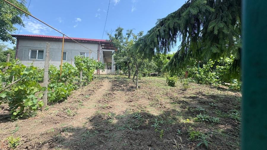 Casă cu 5 camere cu Teren 1062 Mp în Copou
