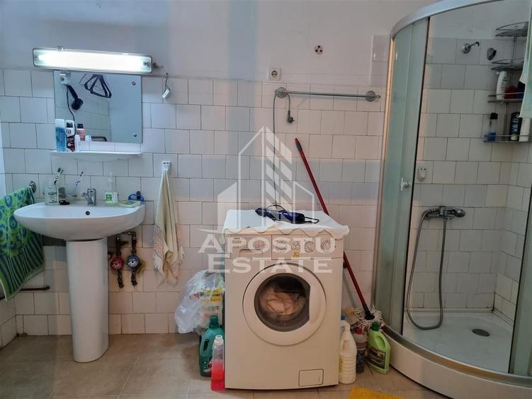 Apartament cu 4 camere nedecomandat, mobilat în Ultracentral