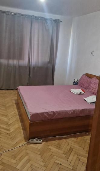 Apartament cu 3 camere semidecomandat în Ultracentral