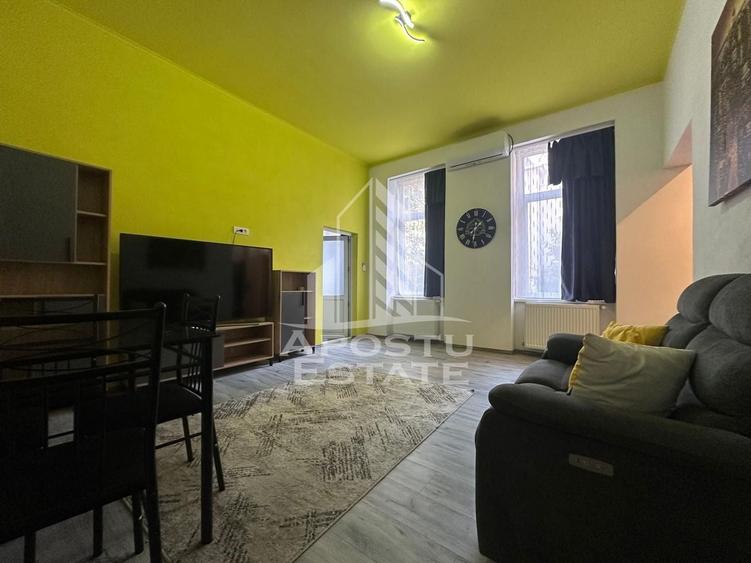 Apartament cu 2 camere semidecomandat, mobilat în Ultracentral