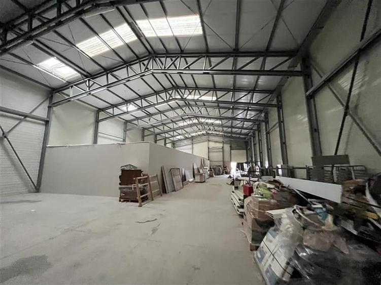 Spațiu industrial, de 1,525 mp, în Central