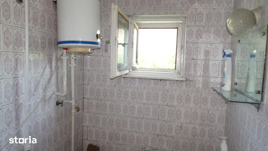 Casă cu 5 camere cu Teren 3450 Mp în Horea