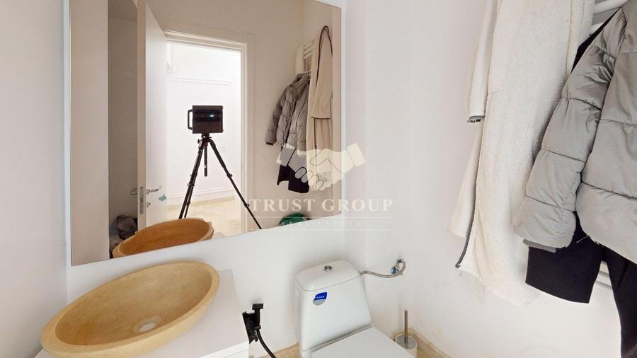 Apartament cu 4 camere semidecomandat, mobilat în Kiseleff