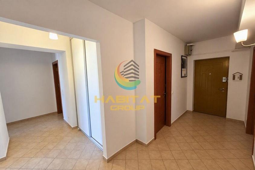 Apartament cu 4 camere decomandat, mobilat în Decebal