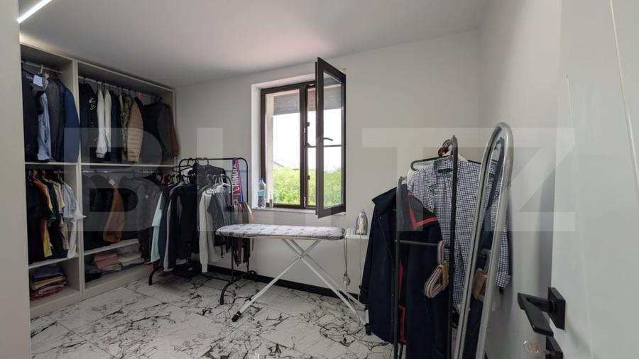Casă individuală cu 5 camere cu Garaj în Sud