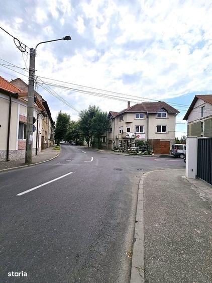 Casă cu 4 camere cu Teren 280 Mp în Central