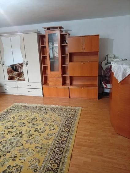 Apartament cu 2 camere decomandat în Titan