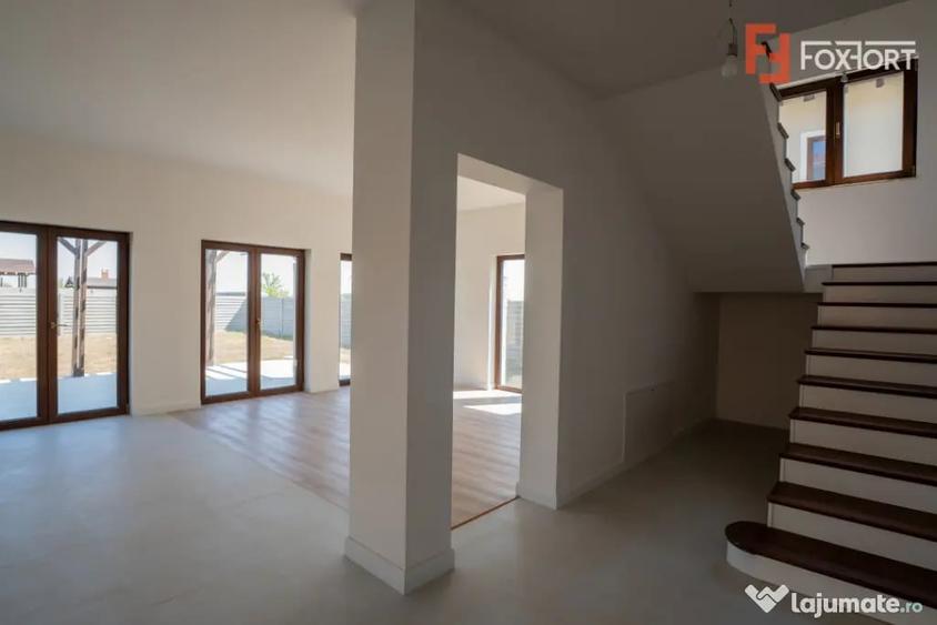 Casă cu 4 camere cu Teren 633 Mp în Moșnița Nouă