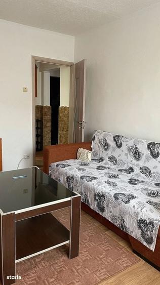 Garsonieră decomandată în Lacul Tei