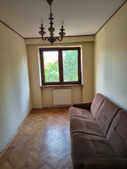 Apartament cu 3 camere decomandat în Săsar
